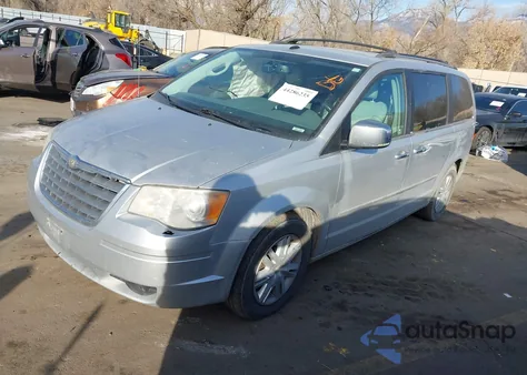 2010 Chrysler Town & Country Limited z USA, uszkodzony, nr VIN 2A4RR6DX5AR193058